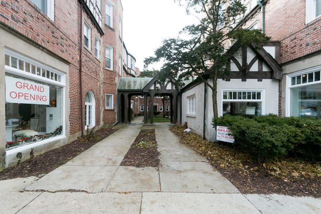 918 Green Bay Road 3E, Winnetka, IL 60093