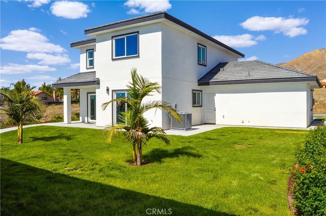 29329 Kemper Lane, Highland, CA 92346