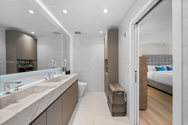 1077 Golden Cane Dr, Weston, FL 33327