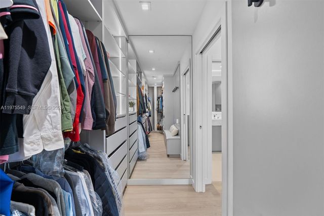 1077 Golden Cane Dr, Weston, FL 33327