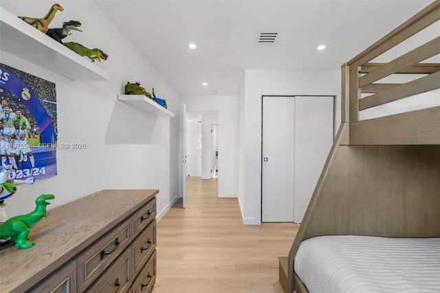 1077 Golden Cane Dr, Weston, FL 33327