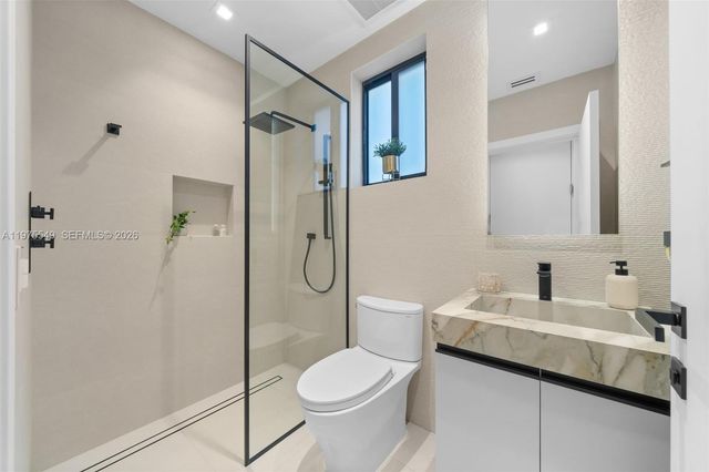 1077 Golden Cane Dr, Weston, FL 33327