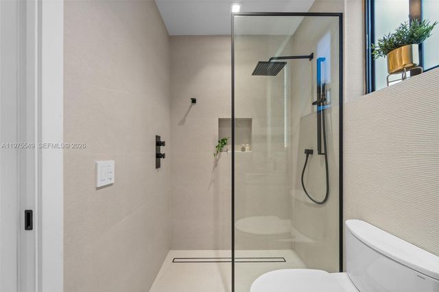 1077 Golden Cane Dr, Weston, FL 33327