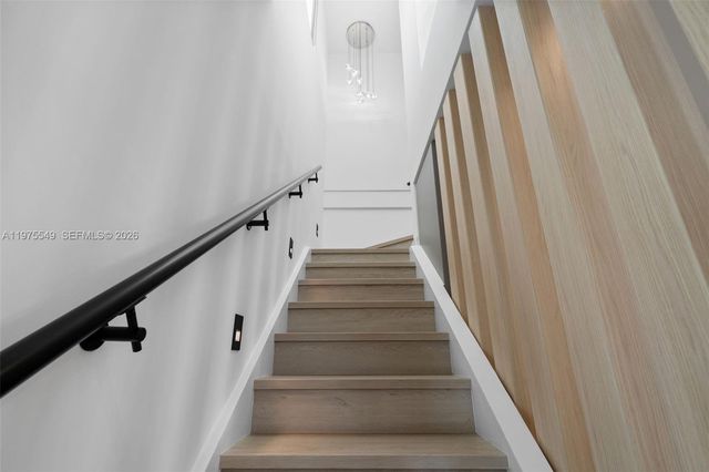 1077 Golden Cane Dr, Weston, FL 33327