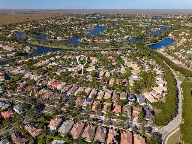 1077 Golden Cane Dr, Weston, FL 33327