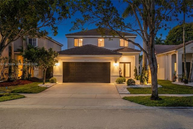 1077 Golden Cane Dr, Weston, FL 33327