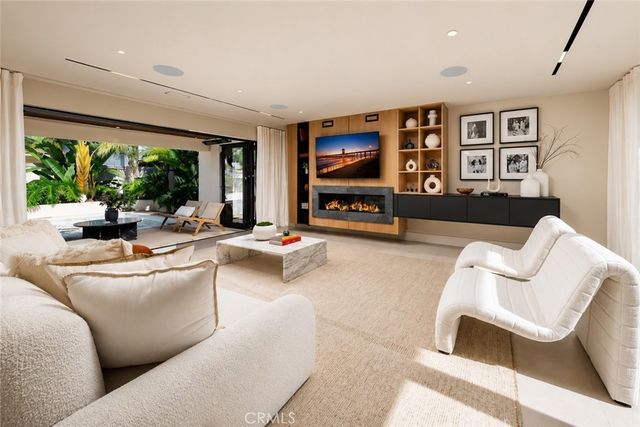 16732 Edgewater, Huntington Beach, CA 92649