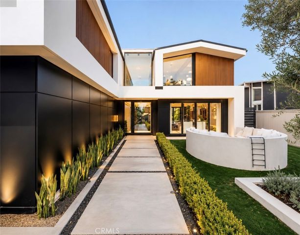 16732 Edgewater, Huntington Beach, CA 92649