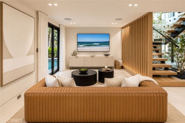 16732 Edgewater, Huntington Beach, CA 92649
