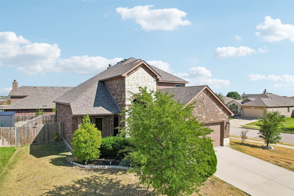 11100 Dunlavin Court, Fort Worth, TX 76052 — photo 2