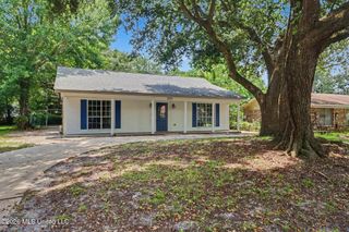 1520 S 10th Street, Ocean Springs, MS 39564