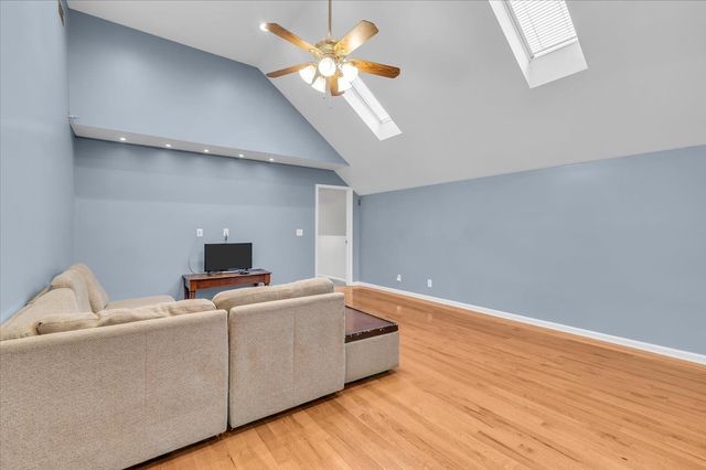 310 Edd Joyce Rd, Bell Buckle, TN 37020