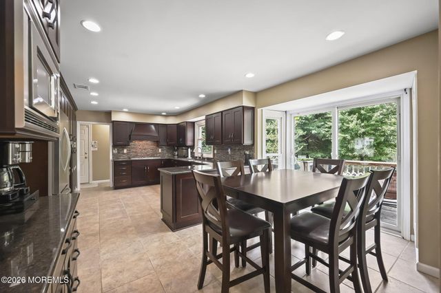 29 Tharp Lane, Marlboro, NJ 07746