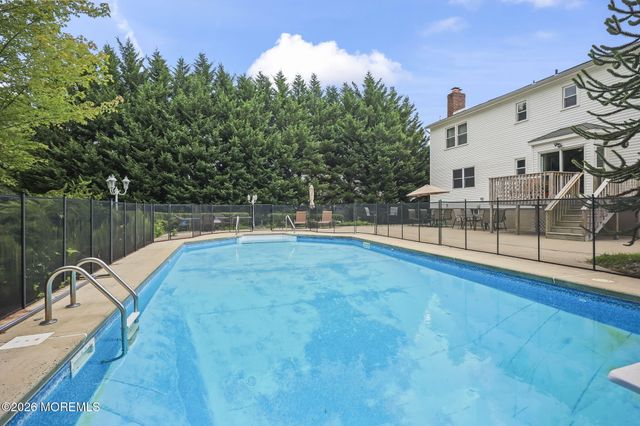 29 Tharp Lane, Marlboro, NJ 07746