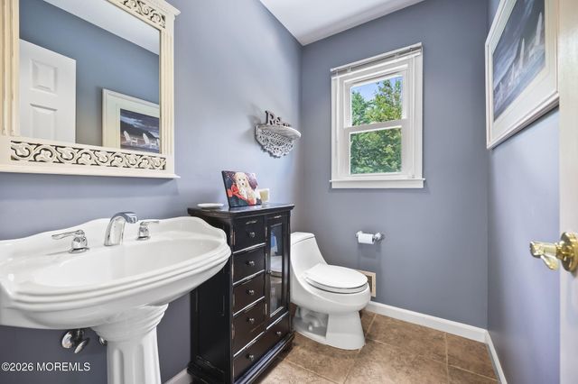 29 Tharp Lane, Marlboro, NJ 07746