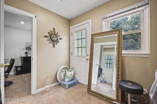 29 Tharp Lane, Marlboro, NJ 07746