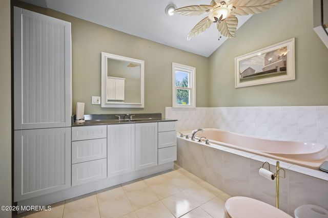 29 Tharp Lane, Marlboro, NJ 07746