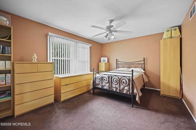 29 Tharp Lane, Marlboro, NJ 07746