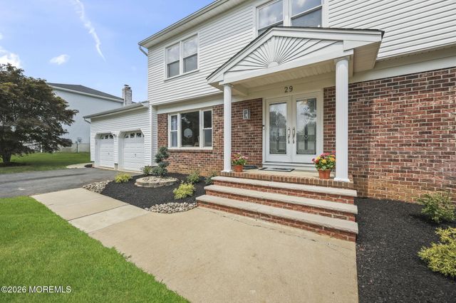 29 Tharp Lane, Marlboro, NJ 07746