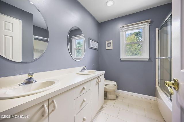29 Tharp Lane, Marlboro, NJ 07746