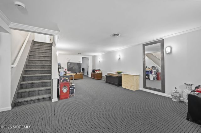 29 Tharp Lane, Marlboro, NJ 07746