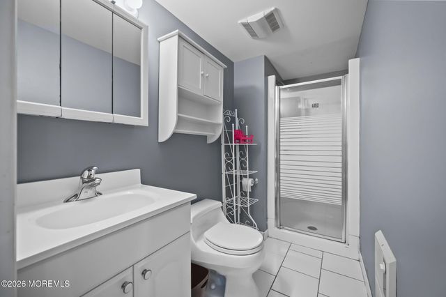 29 Tharp Lane, Marlboro, NJ 07746
