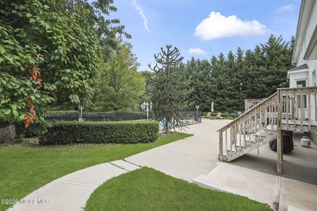 29 Tharp Lane, Marlboro, NJ 07746