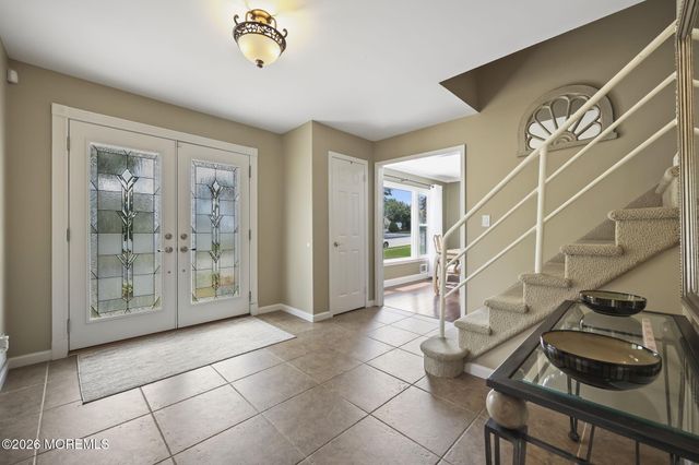 29 Tharp Lane, Marlboro, NJ 07746