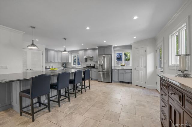 33 Poplar Place, Port Washington, NY 11050