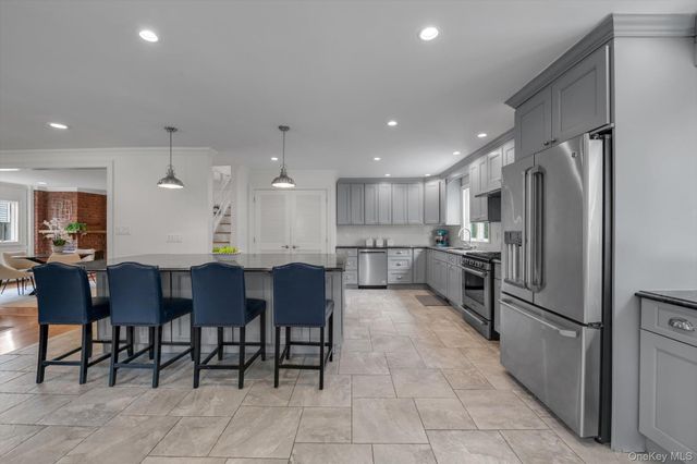 33 Poplar Place, Port Washington, NY 11050