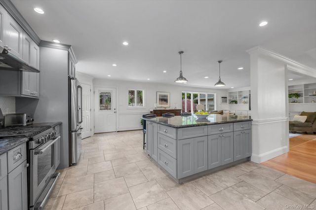 33 Poplar Place, Port Washington, NY 11050