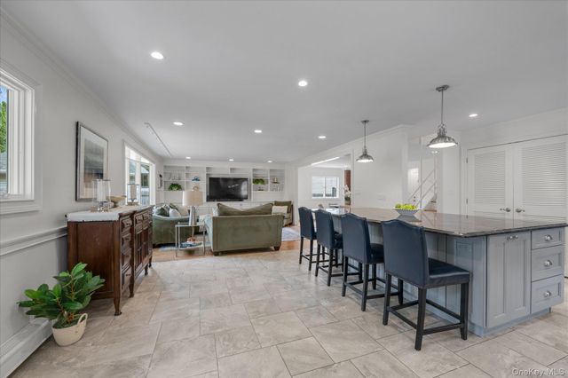 33 Poplar Place, Port Washington, NY 11050