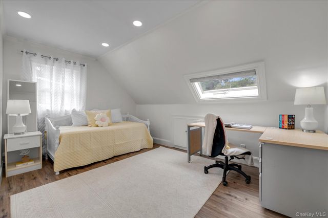 33 Poplar Place, Port Washington, NY 11050