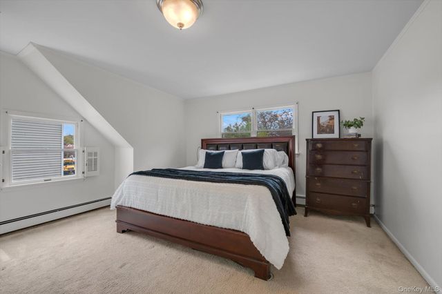 33 Poplar Place, Port Washington, NY 11050