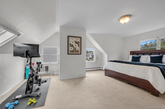 33 Poplar Place, Port Washington, NY 11050