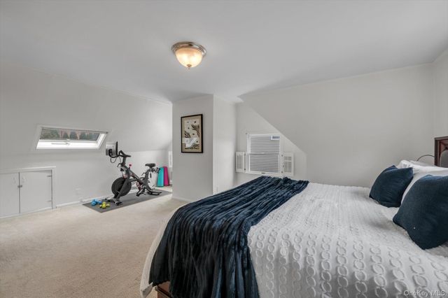 33 Poplar Place, Port Washington, NY 11050