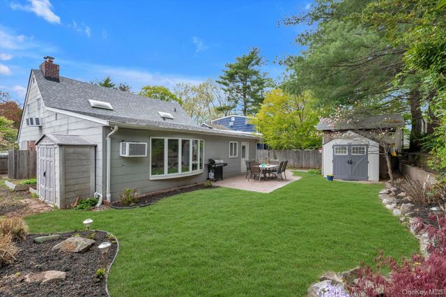 33 Poplar Place, Port Washington, NY 11050