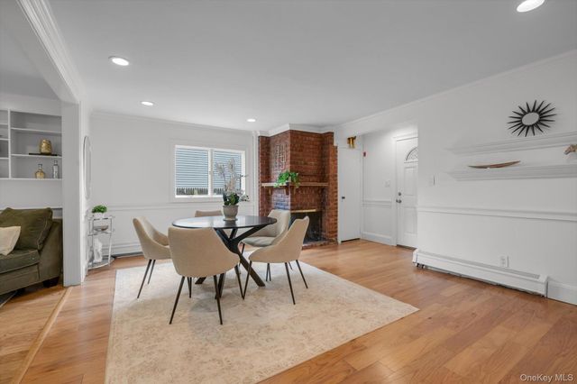 33 Poplar Place, Port Washington, NY 11050