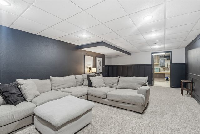 1625 1st Ave, Marion, IA 52302