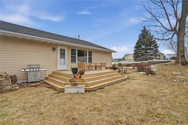 1625 1st Ave, Marion, IA 52302