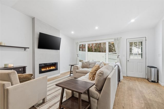 1625 1st Ave, Marion, IA 52302