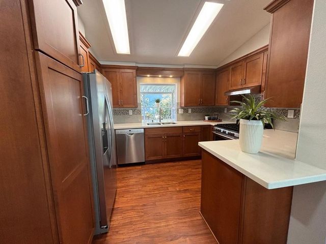 8282 Murray Avenue, Gilroy, CA 95020