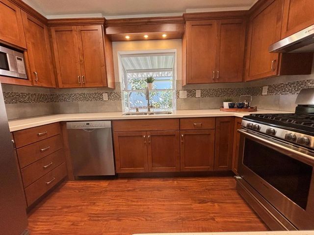 8282 Murray Avenue, Gilroy, CA 95020