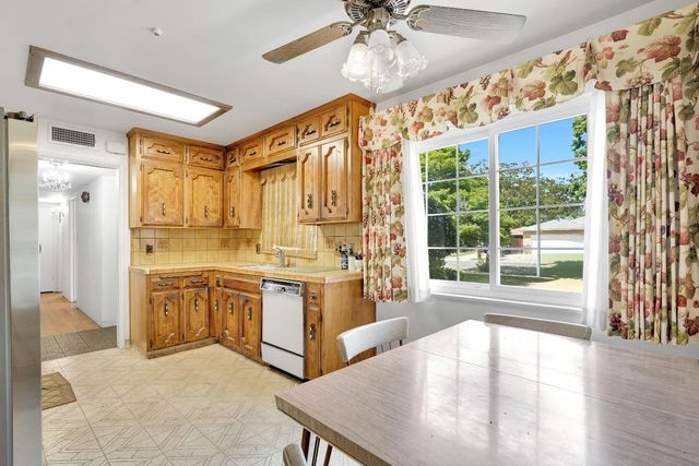 3376 E Richert, Fresno, CA 93726