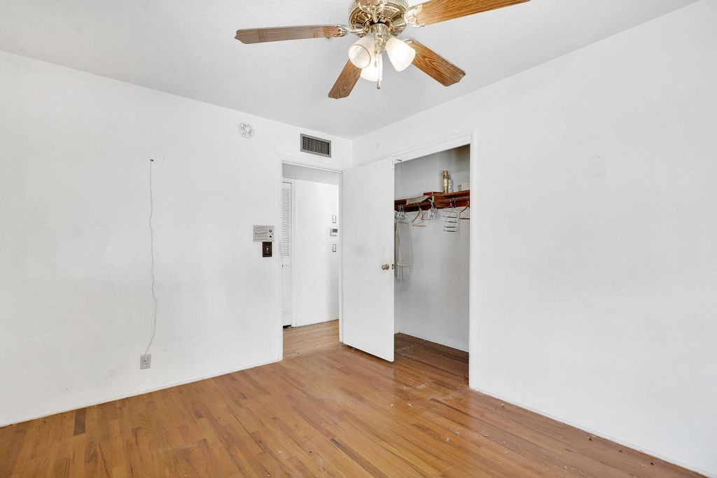 Image 19 of property listing at 3376 E Richert, Fresno, CA 93726
