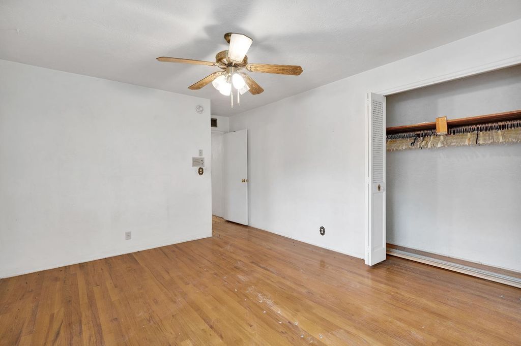 Image 24 of property listing at 3376 E Richert, Fresno, CA 93726