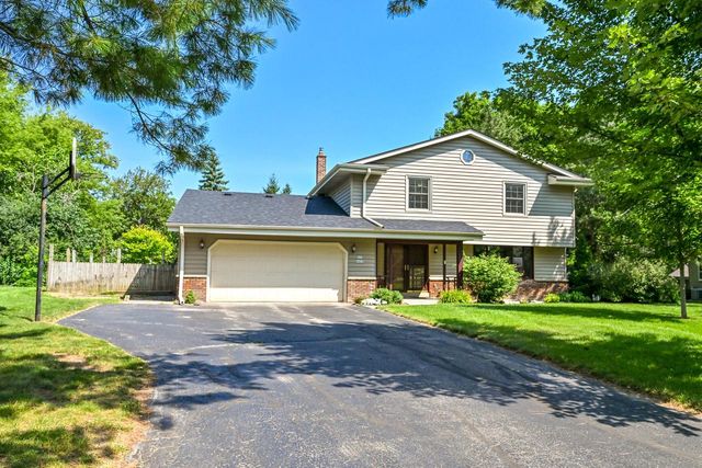 S67W14570 Gaulke COURT, Muskego, WI 53150