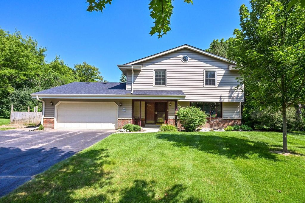 S67W14570 Gaulke COURT, Muskego, WI 53150