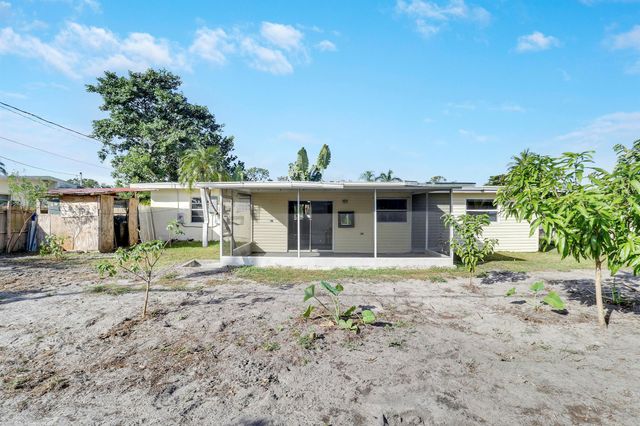 3133 SE Pruitt Road, Port St Lucie, FL 34952