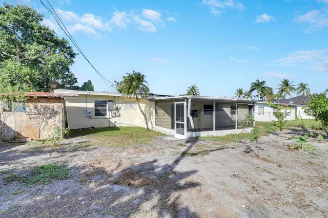 3133 SE Pruitt Road, Port St Lucie, FL 34952
